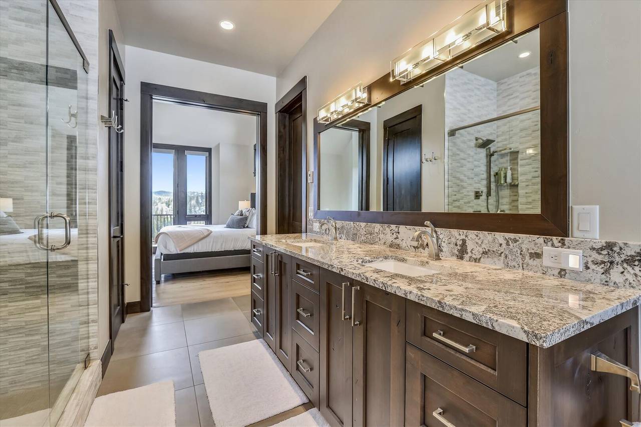 Bathroom - Barton Creek Vista Breckenridge Vacation Rental Bathroom - Barton Creek Vista Breckenridge Vacation Rental