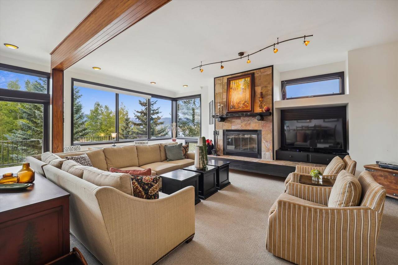 Living Area - Bella Vista - Dillon Vacation Rental Living Area - Bella Vista - Dillon Vacation Rental