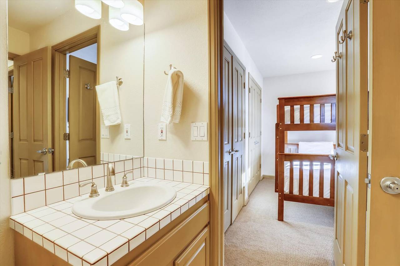 Bathroom - Charter Ridge 10 - Breckenridge Vacation Rental Bathroom - Charter Ridge 10 - Breckenridge Vacation Rental
