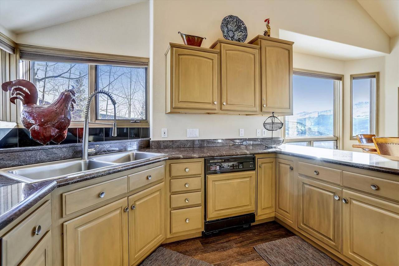 Kitchen - Charter Ridge 10 - Breckenridge Vacation Rental Kitchen - Charter Ridge 10 - Breckenridge Vacation Rental