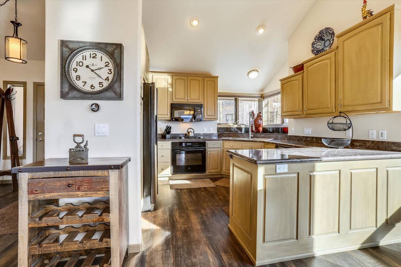 Kitchen - Charter Ridge 10 - Breckenridge Vacation Rental Kitchen - Charter Ridge 10 - Breckenridge Vacation Rental