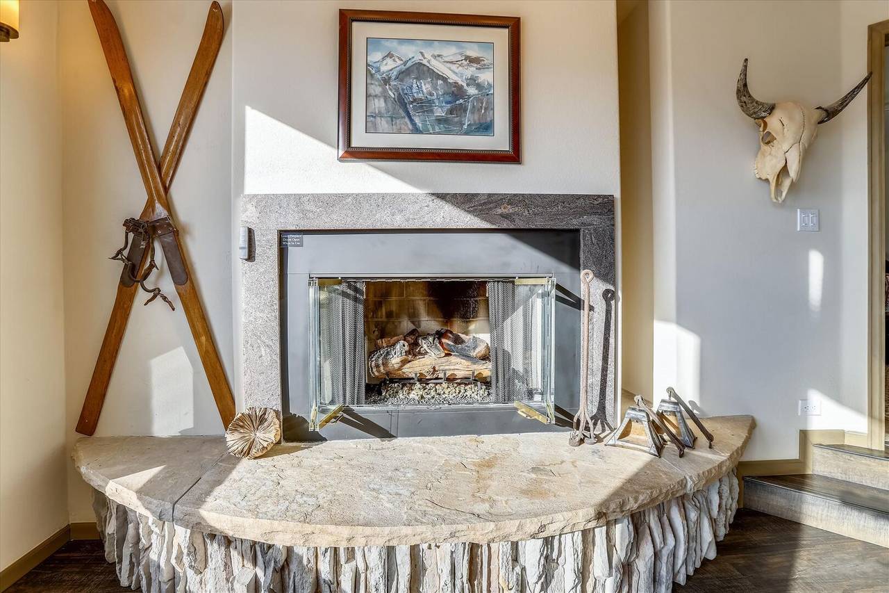 Living Area - Charter Ridge 10 - Breckenridge Vacation Rental Living Area - Charter Ridge 10 - Breckenridge Vacation Rental