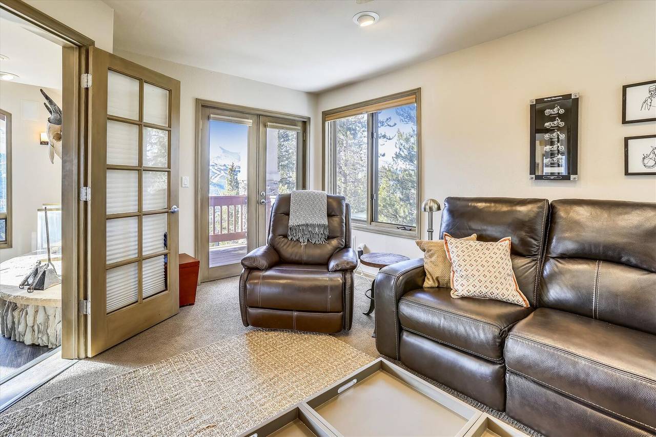 Living Area - Charter Ridge 10 - Breckenridge Vacation Rental Living Area - Charter Ridge 10 - Breckenridge Vacation Rental