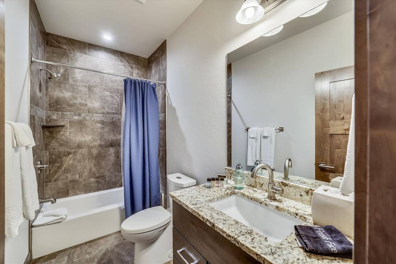 Bathroom - Cocoa Cabin Breckenridge Vacation Rental Bathroom - Cocoa Cabin Breckenridge Vacation Rental