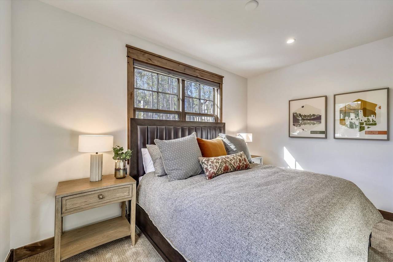 Bedroom - Cocoa Cabin Breckenridge Vacation Rental Bedroom - Cocoa Cabin Breckenridge Vacation Rental