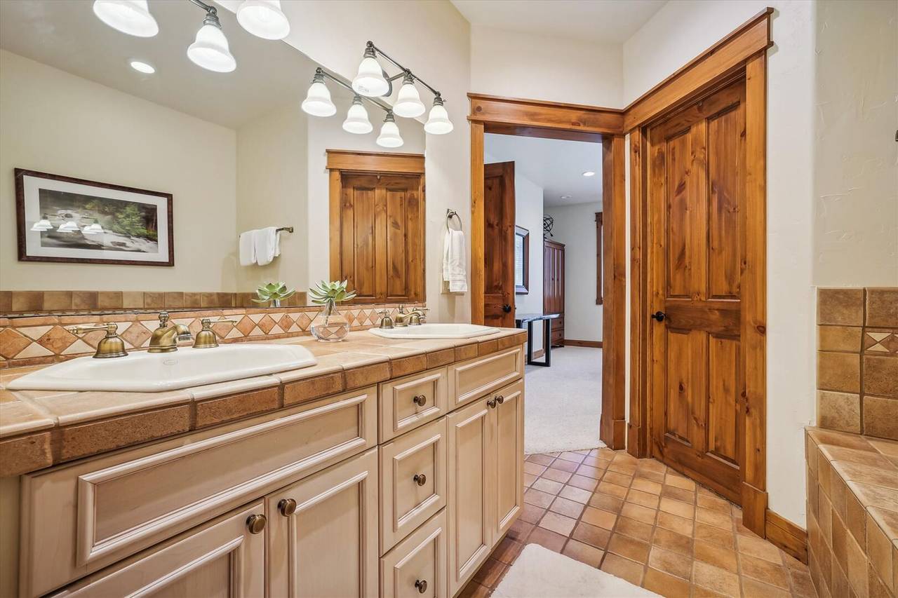 Bathroom - Cucumber Patch 60 - Breckenridge Vacation Rental Bathroom - Cucumber Patch 60 - Breckenridge Vacation Rental