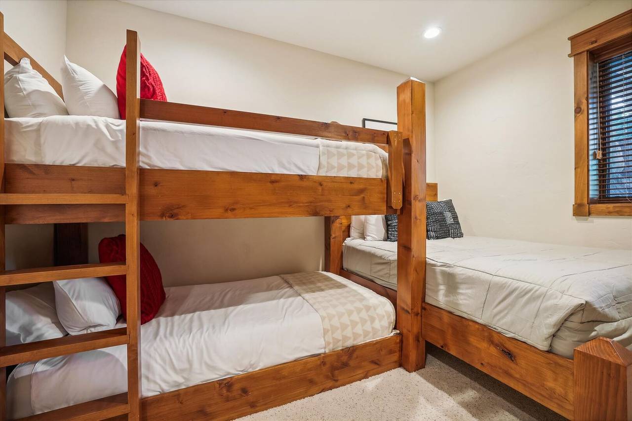 Bedroom - Cucumber Patch 60 - Breckenridge Vacation Rental Bedroom - Cucumber Patch 60 - Breckenridge Vacation Rental