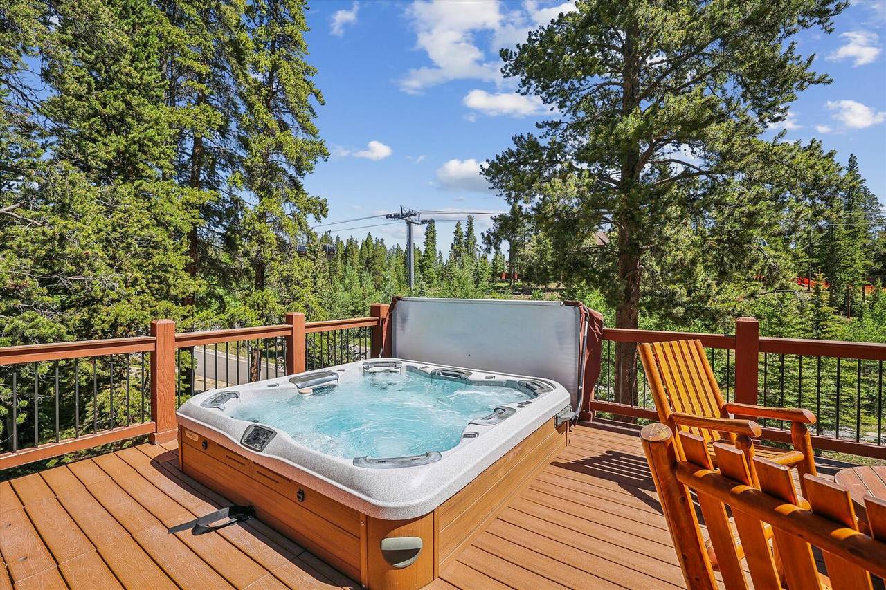 Hot Tub - Cucumber Patch 60 - Breckenridge Vacation Rental Hot Tub - Cucumber Patch 60 - Breckenridge Vacation Rental