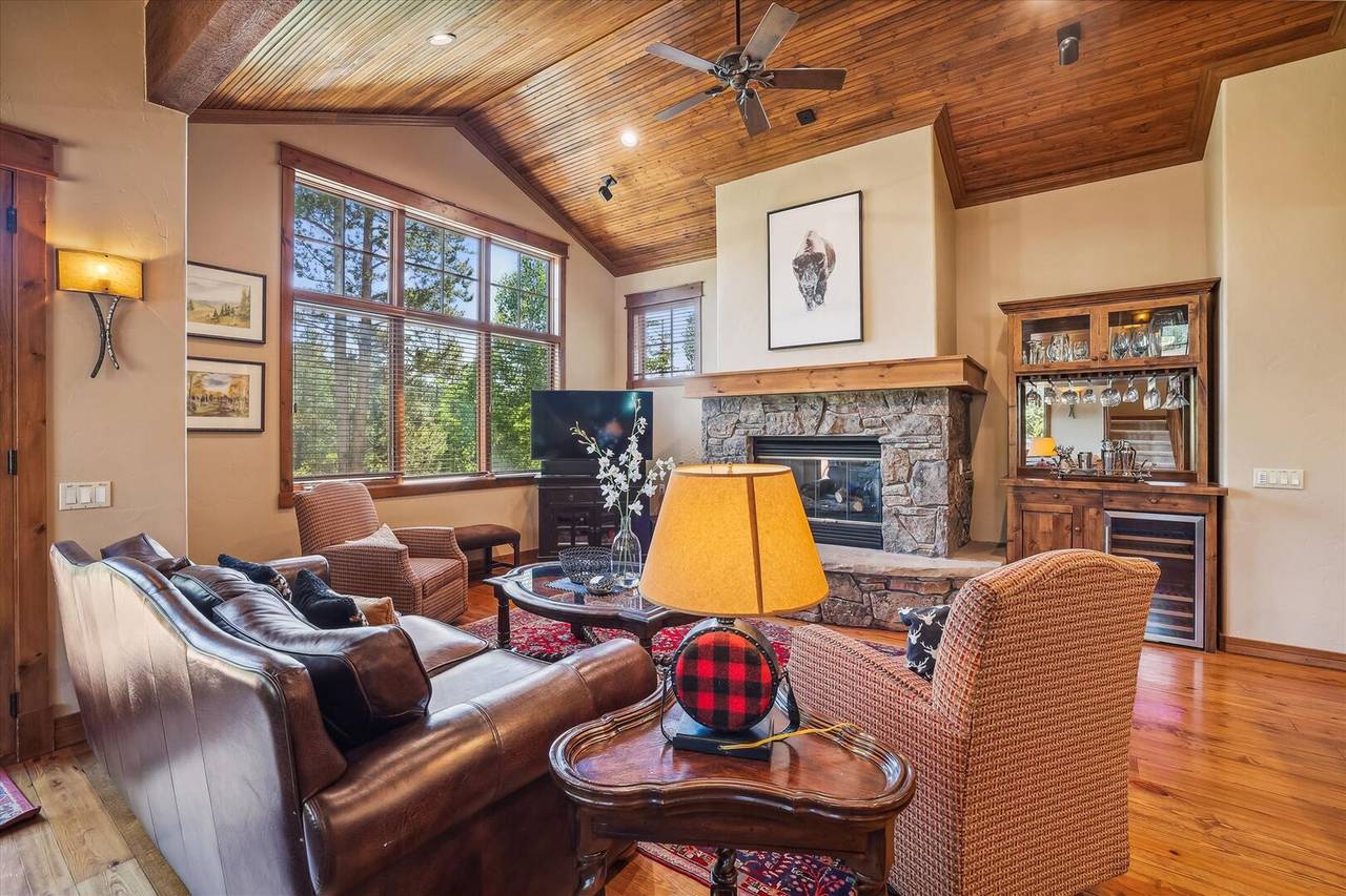 Living Room - Cucumber Patch 60 - Breckenridge Vacation Rental Living Room - Cucumber Patch 60 - Breckenridge Vacation Rental