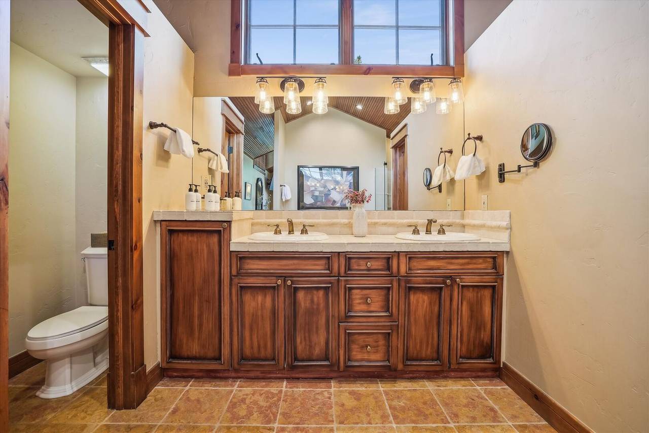 Bathroom - Cucumber Patch 60 - Breckenridge Vacation Rental Bathroom - Cucumber Patch 60 - Breckenridge Vacation Rental