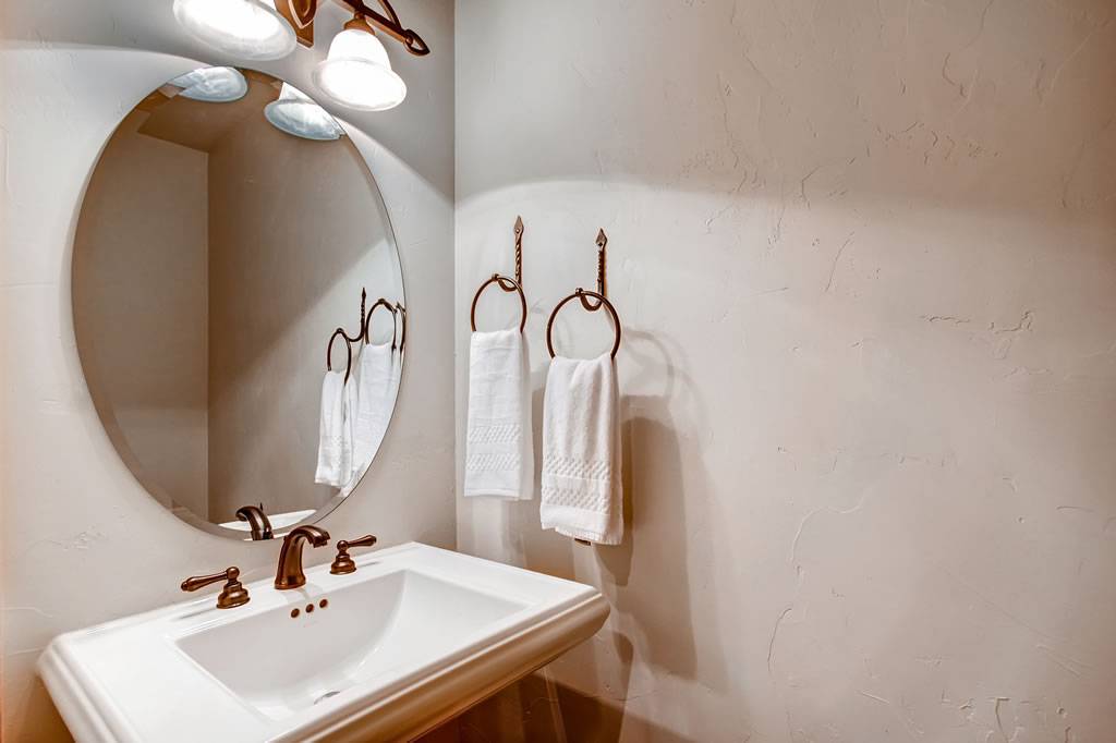 Bathroom - Dunkin Hill Lodge - Breckenridge Vacation Rental Bathroom - Dunkin Hill Lodge - Breckenridge Vacation Rental