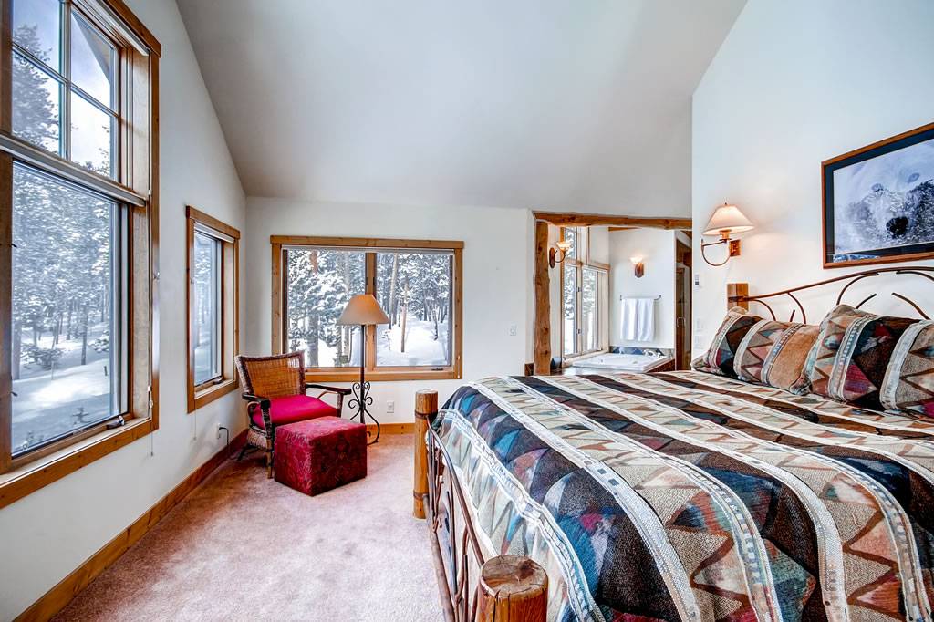 Bedroom - Dunkin Hill Lodge - Breckenridge Vacation Rental Bedroom - Dunkin Hill Lodge - Breckenridge Vacation Rental