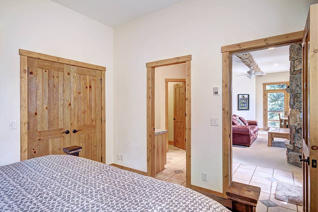 Bedroom - Dunkin Hill Lodge - Breckenridge Vacation Rental Bedroom - Dunkin Hill Lodge - Breckenridge Vacation Rental