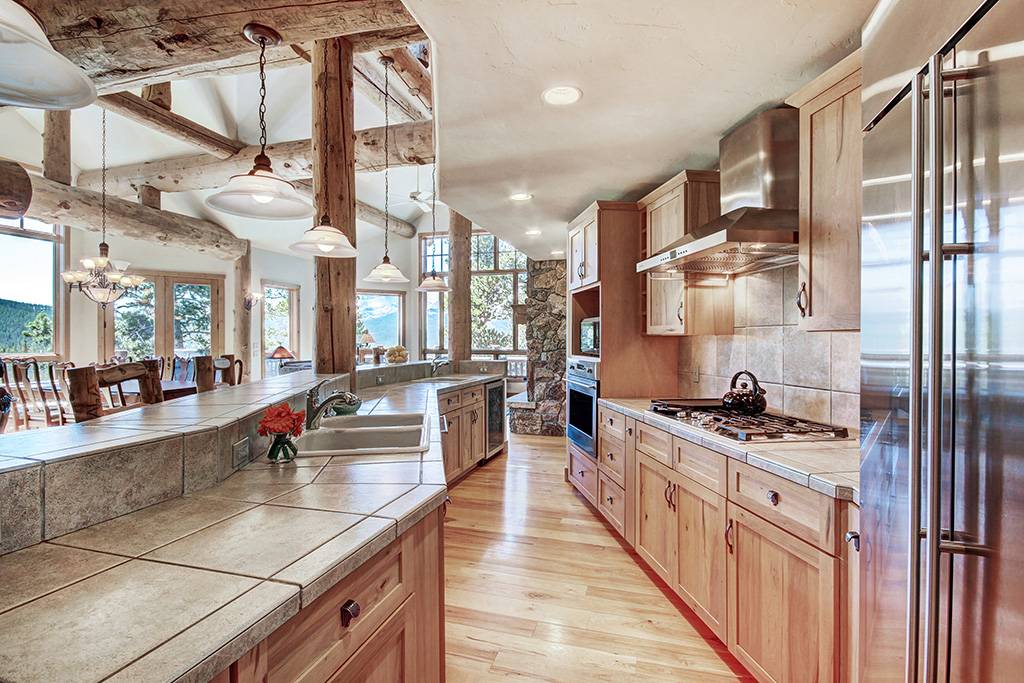 Kitchen - Dunkin Hill Lodge - Breckenridge Vacation Rental Kitchen - Dunkin Hill Lodge - Breckenridge Vacation Rental