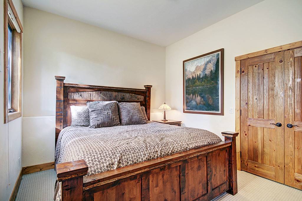 Bedroom - Dunkin Hill Lodge - Breckenridge Vacation Rental Bedroom - Dunkin Hill Lodge - Breckenridge Vacation Rental
