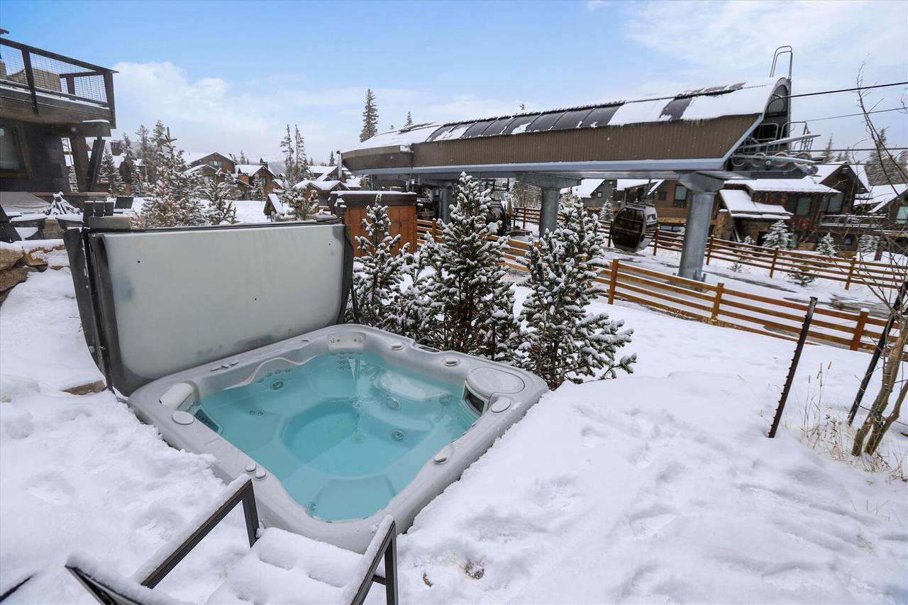 Hot Tub - Falcon Haus - Breckenridge Vacation Rental Hot Tub - Falcon Haus - Breckenridge Vacation Rental