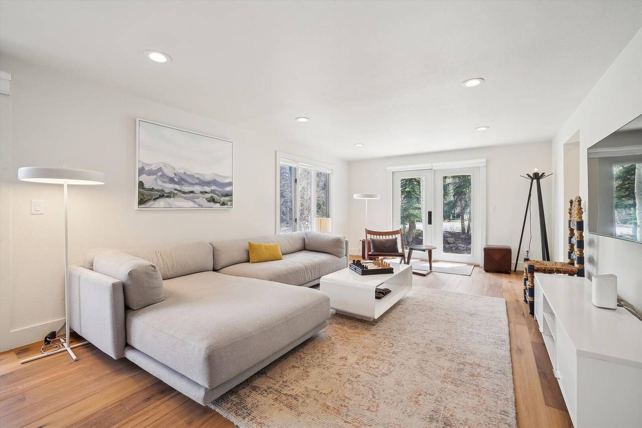 Living Room - Frisco Creekside Retreat - Frisco Vacation Rental Living Room - Frisco Creekside Retreat - Frisco Vacation Rental