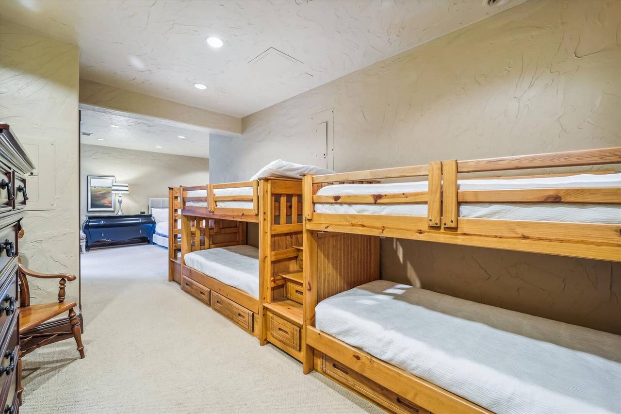 Bedroom - Gold King Retreat - Breckenridge Vacation Rental Bedroom - Gold King Retreat - Breckenridge Vacation Rental