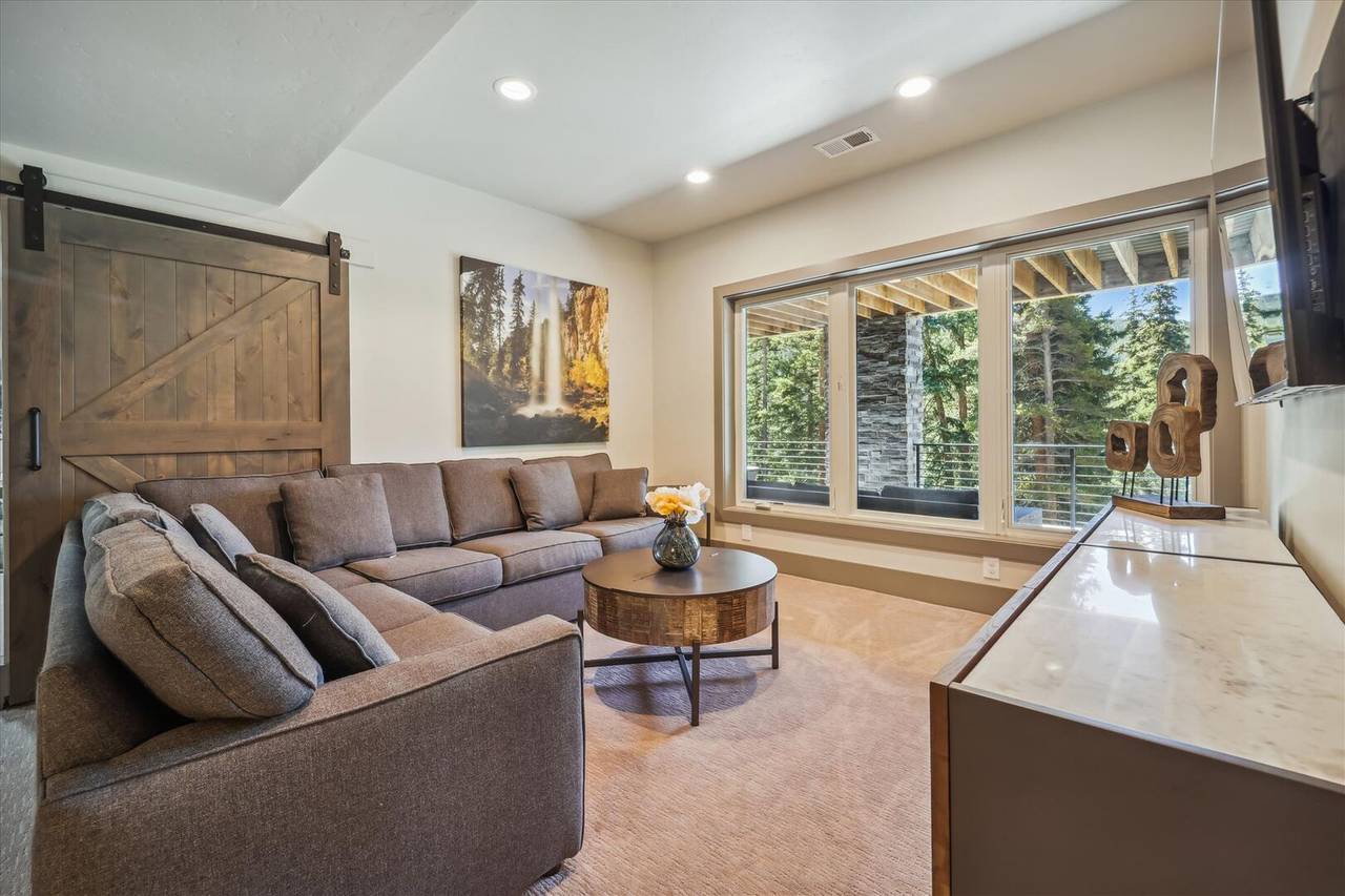 Living Area - Golden Fox House - Breckenridge Vacation Rental Living Area - Golden Fox House - Breckenridge Vacation Rental