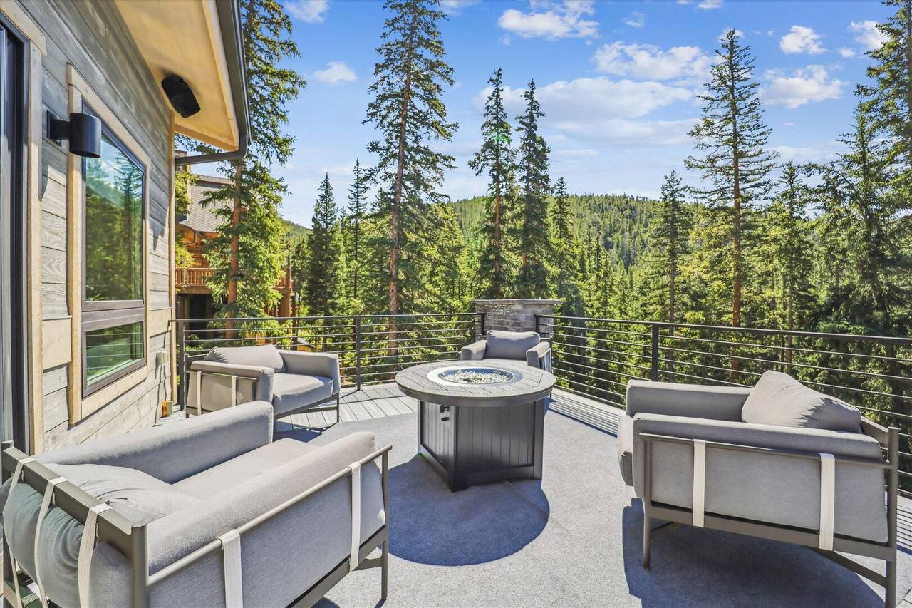 Deck - Golden Fox House - Breckenridge Vacation Rental Deck - Golden Fox House - Breckenridge Vacation Rental