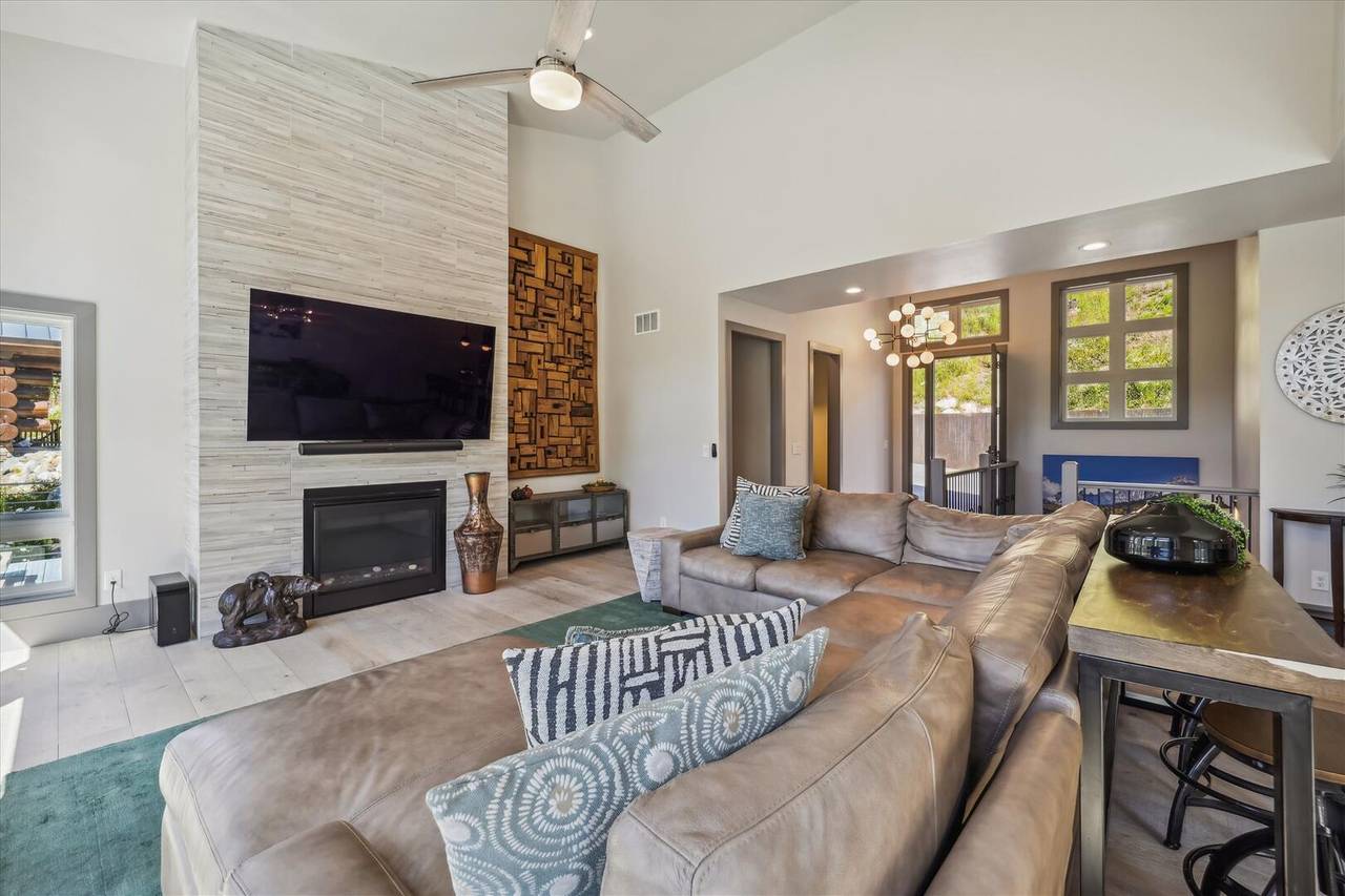 Living Area - Golden Fox House - Breckenridge Vacation Rental Living Area - Golden Fox House - Breckenridge Vacation Rental