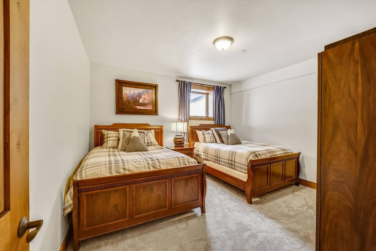 Bedroom - Goldenview Lodge - Breckenridge Vacation Rental Bedroom - Goldenview Lodge - Breckenridge Vacation Rental