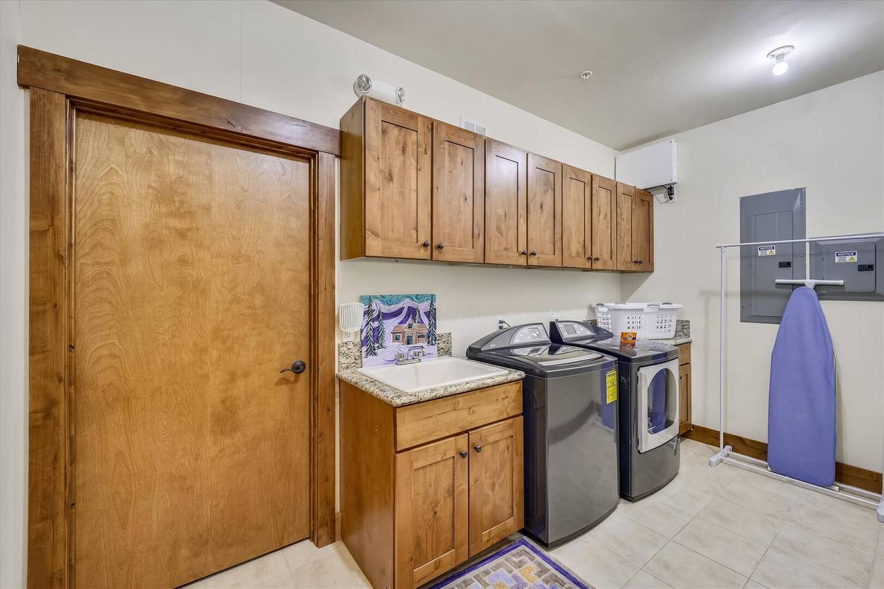 Laundry - Goldenview Lodge - Breckenridge Vacation Rental Laundry - Goldenview Lodge - Breckenridge Vacation Rental