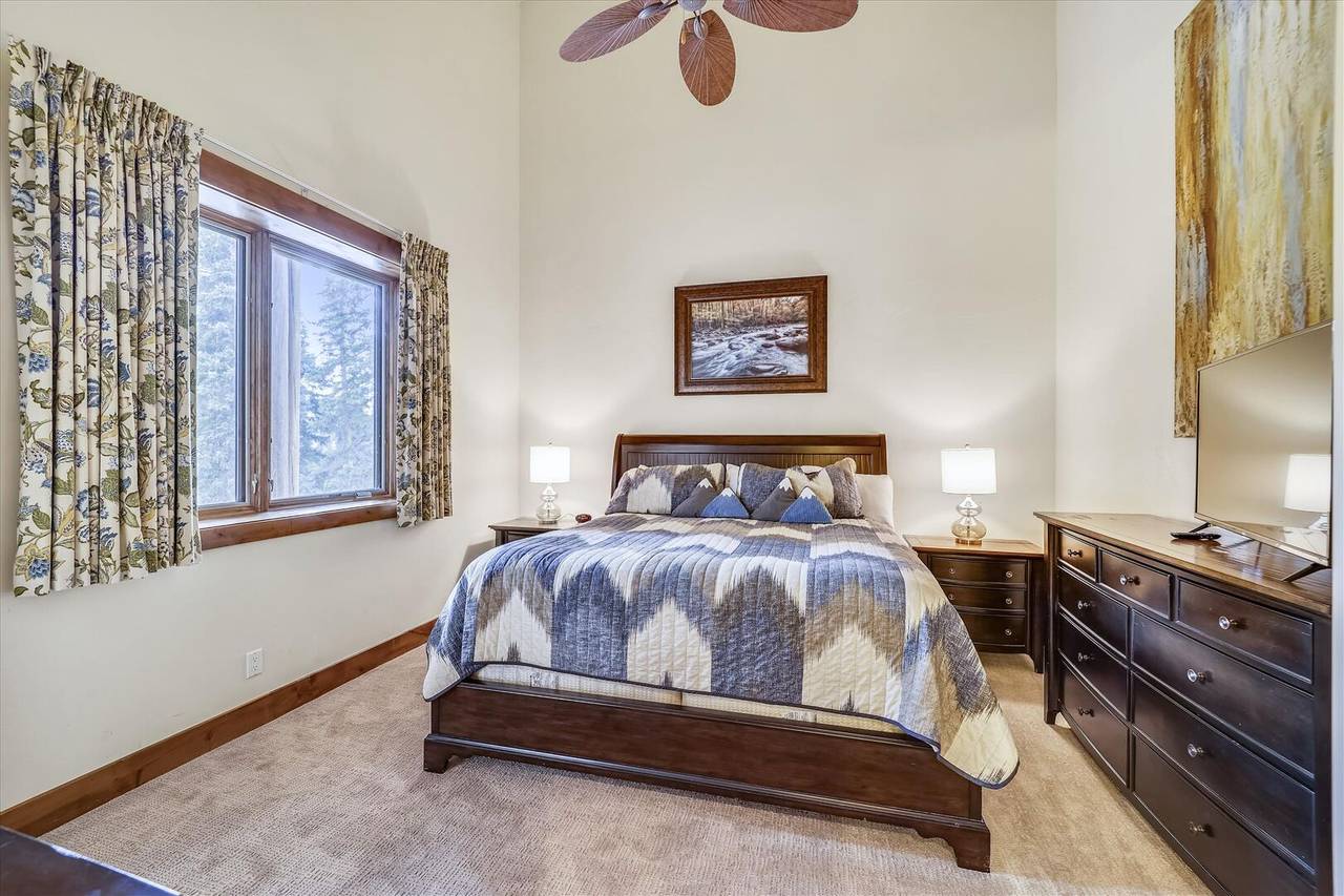 Bedroom - Goldenview Lodge - Breckenridge Vacation Rental Bedroom - Goldenview Lodge - Breckenridge Vacation Rental