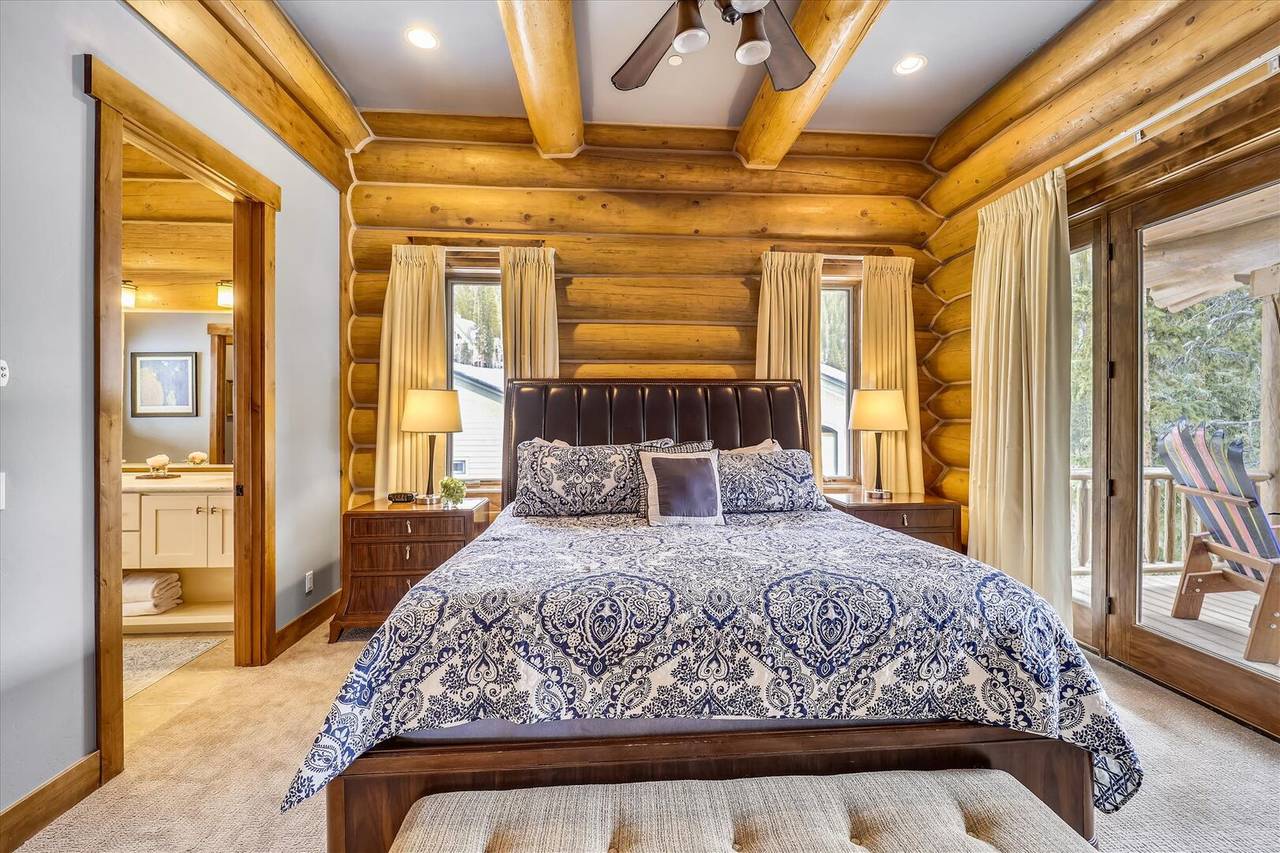 Bedroom - Goldenview Lodge - Breckenridge Vacation Rental Bedroom - Goldenview Lodge - Breckenridge Vacation Rental