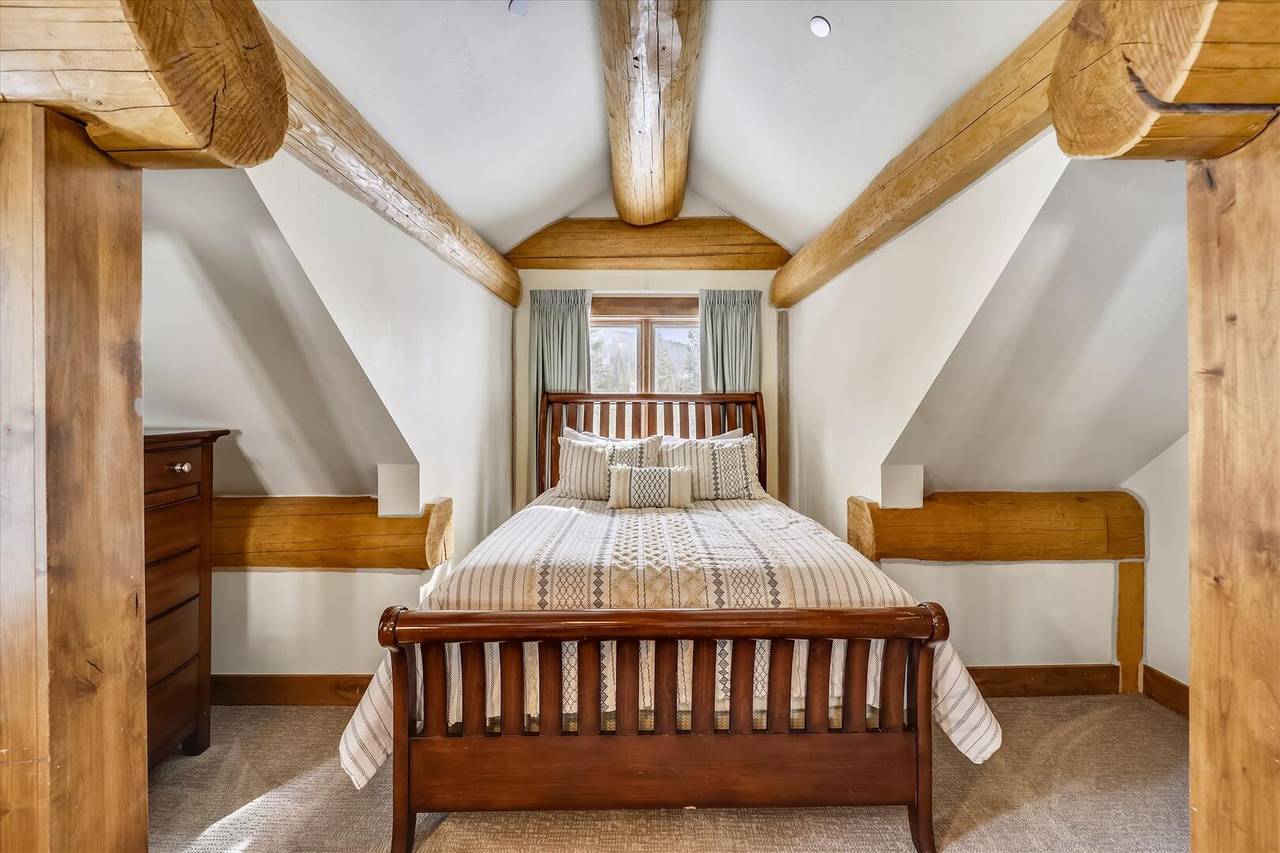 Bedroom - Goldenview Lodge - Breckenridge Vacation Rental Bedroom - Goldenview Lodge - Breckenridge Vacation Rental