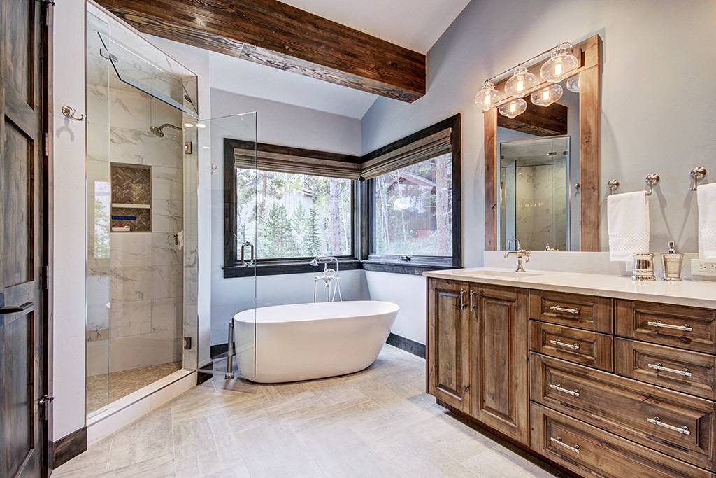 Bathroom - Hawk's Hideaway - Breckenridge Vacation Rental Bathroom - Hawk's Hideaway - Breckenridge Vacation Rental