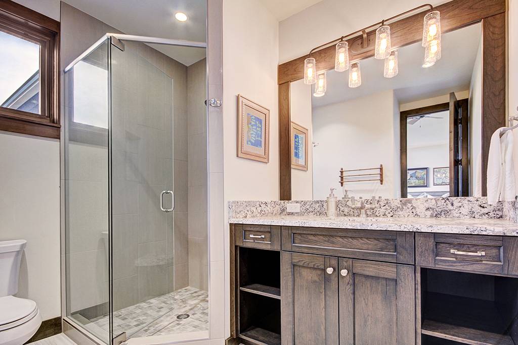 Bathroom - Hawk's Hideaway - Breckenridge Vacation Rental Bathroom - Hawk's Hideaway - Breckenridge Vacation Rental