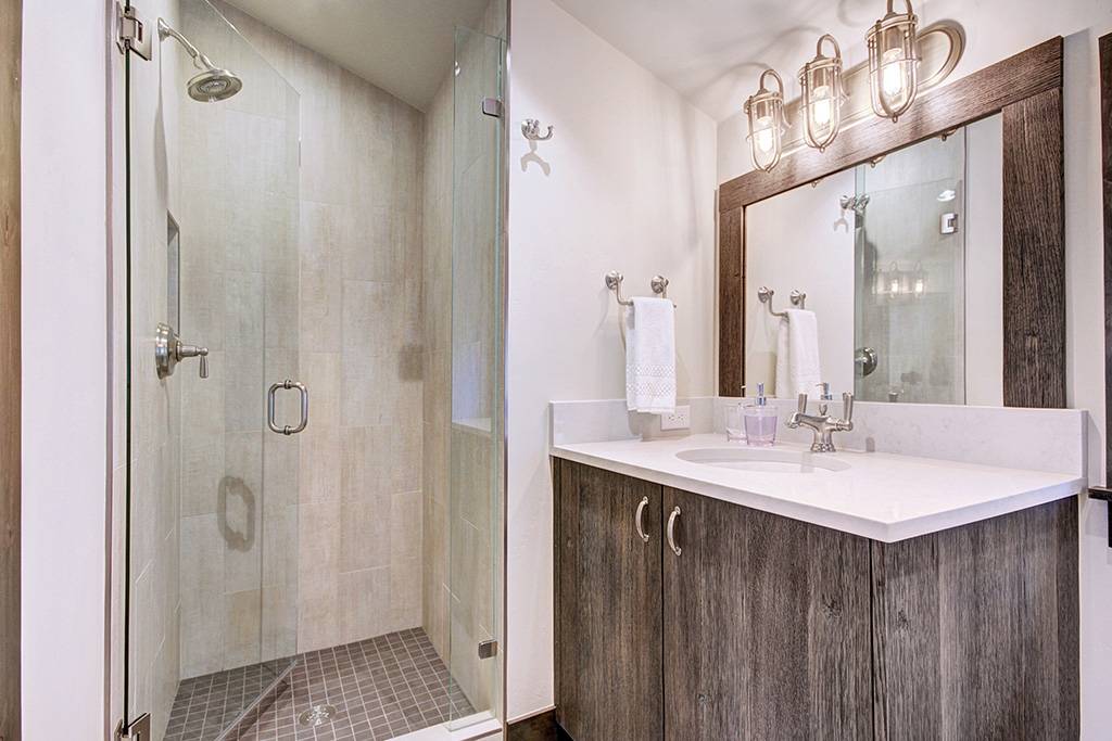 Bathroom - Hawk's Hideaway - Breckenridge Vacation Rental Bathroom - Hawk's Hideaway - Breckenridge Vacation Rental