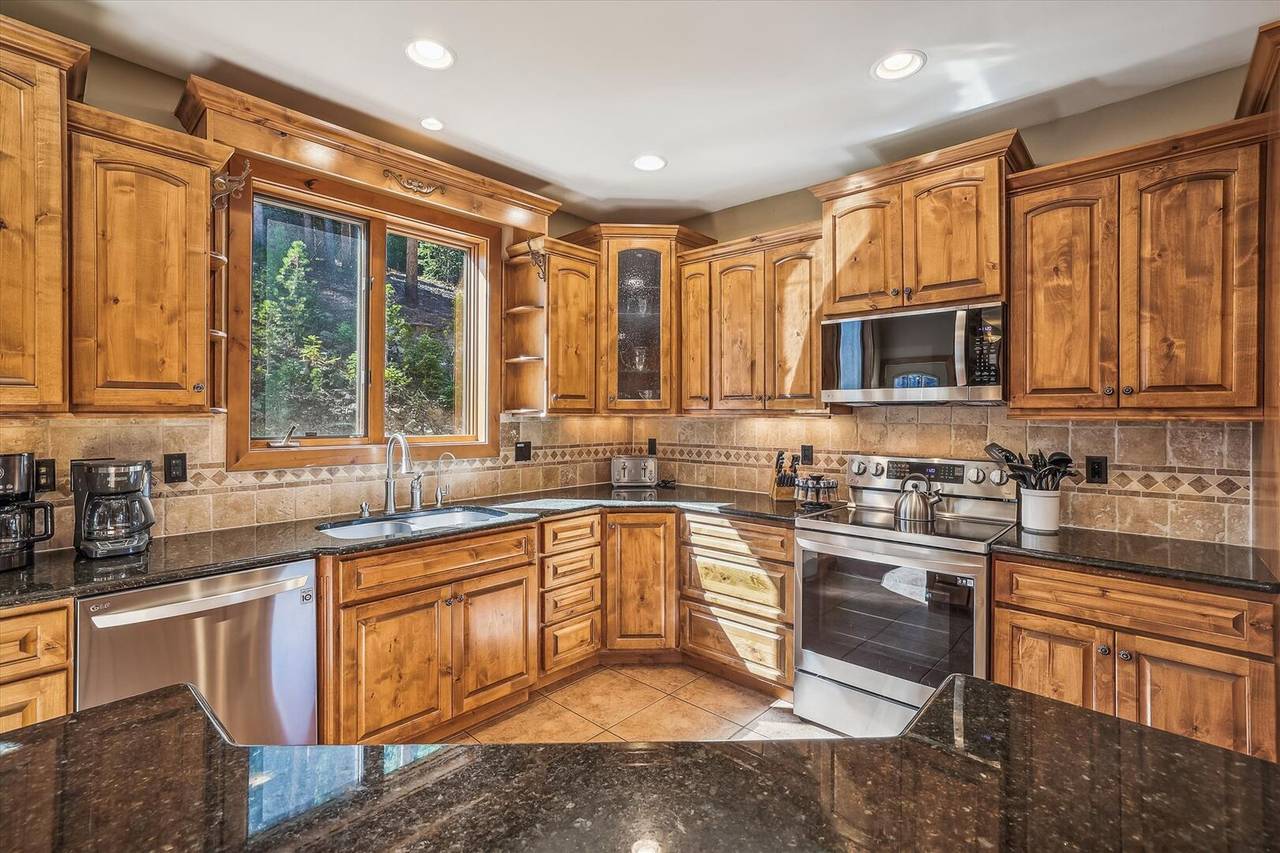 Kitchen - High Point Lodge - Breckenridge Vacation Rental Kitchen - High Point Lodge - Breckenridge Vacation Rental