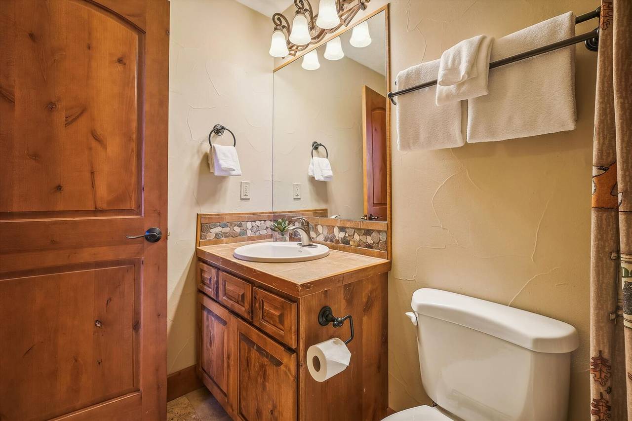 Bathroom - High Point Lodge - Breckenridge Vacation Rental Bathroom - High Point Lodge - Breckenridge Vacation Rental