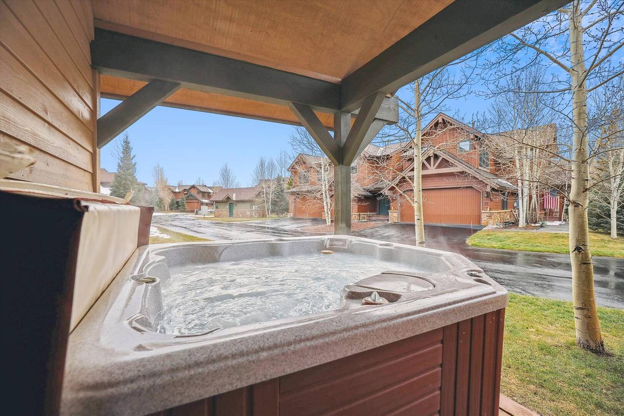 Hot Tub - Highland Greens 56 - Breckenridge Vacation Rental Hot Tub - Highland Greens 56 - Breckenridge Vacation Rental