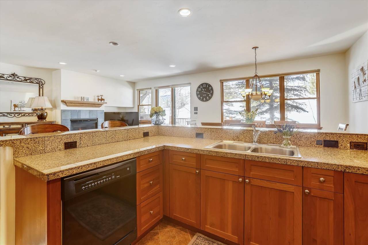 Kitchen - Highland Greens 71 - Breckenridge Vacation Rental Kitchen - Highland Greens 71 - Breckenridge Vacation Rental