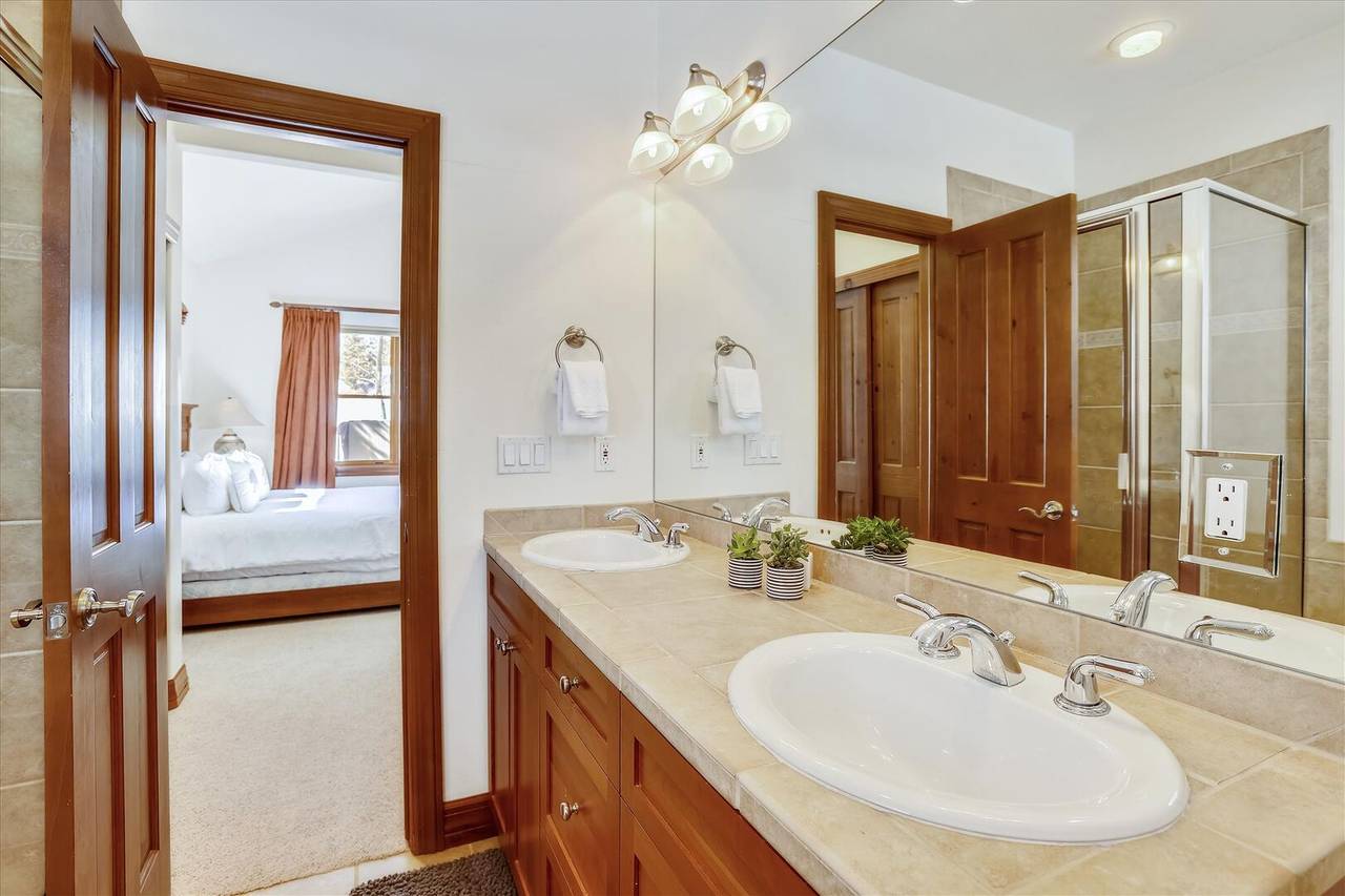 Bathroom - Highland Greens 71 - Breckenridge Vacation Rental Bathroom - Highland Greens 71 - Breckenridge Vacation Rental