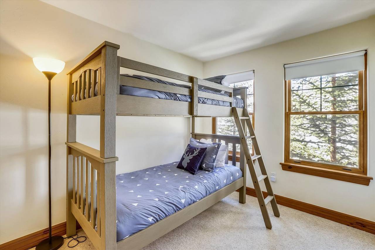Bedroom - Highland Greens 71 - Breckenridge Vacation Rental Bedroom - Highland Greens 71 - Breckenridge Vacation Rental