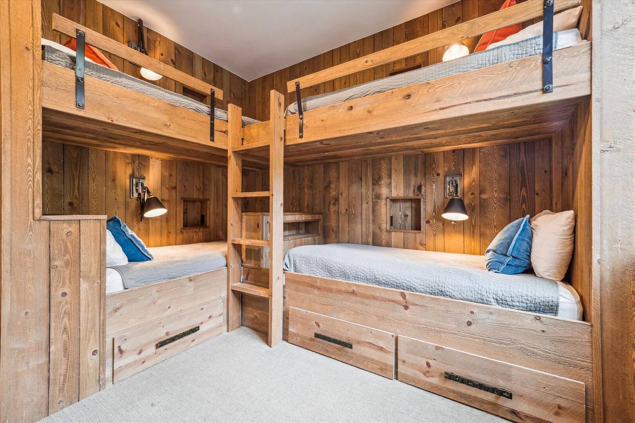 Bedroom - Highwoods at Shock Hill - Breckenridge Vacation Rental Bedroom - Highwoods at Shock Hill - Breckenridge Vacation Rental