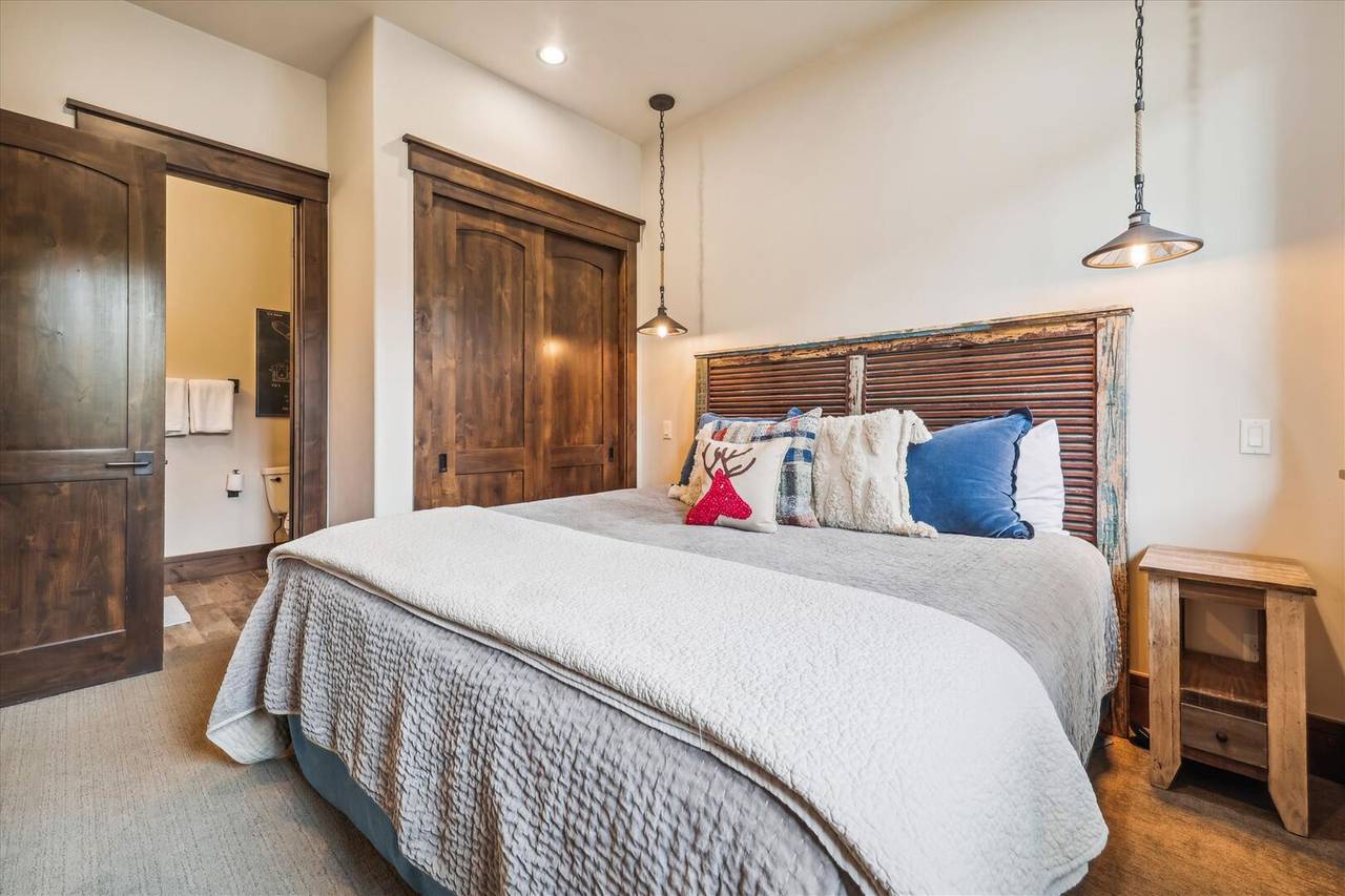 Bedroom - Highwoods at Shock Hill - Breckenridge Vacation Rental Bedroom - Highwoods at Shock Hill - Breckenridge Vacation Rental