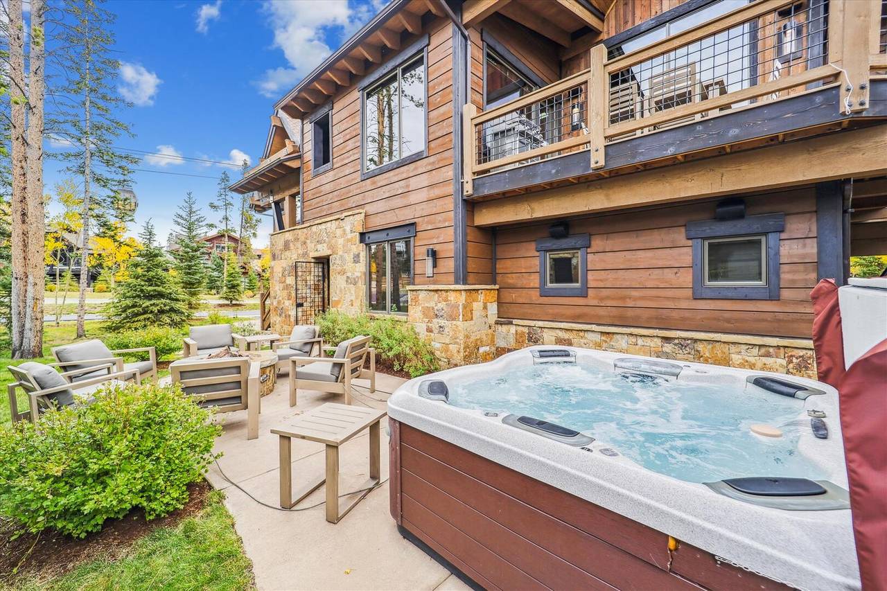 Hot Tub - Highwoods at Shock Hill - Breckenridge Vacation Rental Hot Tub - Highwoods at Shock Hill - Breckenridge Vacation Rental