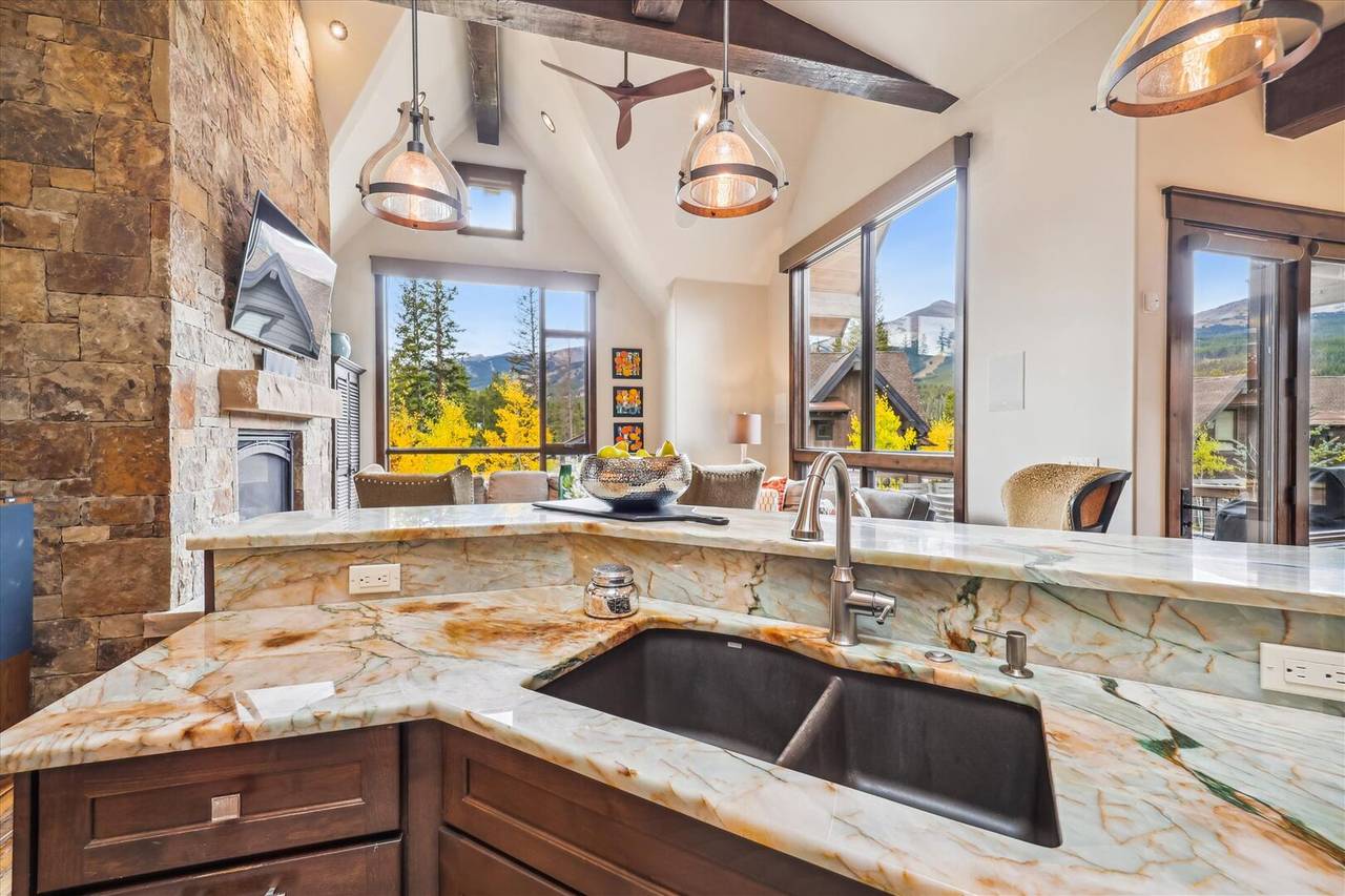 Kitchen - Highwoods at Shock Hill - Breckenridge Vacation Rental Kitchen - Highwoods at Shock Hill - Breckenridge Vacation Rental