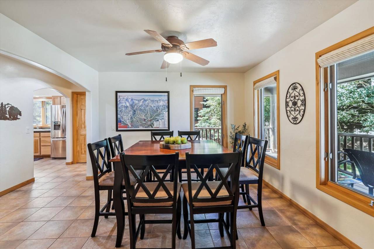 Dining Area - Legend Lake Lookout - Silverthorne Vacation Rental Dining Area - Legend Lake Lookout - Silverthorne Vacation Rental