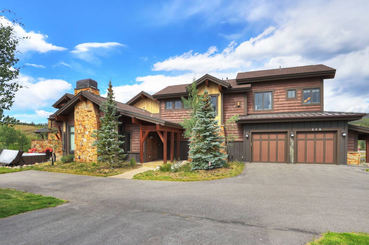 Exterior - Lone Star Lodge - Breckenridge Vacation Rental Exterior - Lone Star Lodge - Breckenridge Vacation Rental