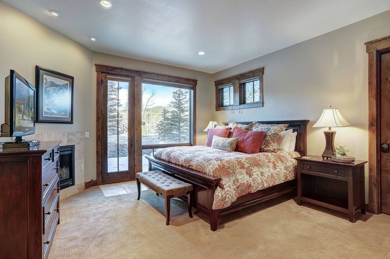 Bedroom - Lone Star Lodge - Breckenridge Vacation Rental Bedroom - Lone Star Lodge - Breckenridge Vacation Rental