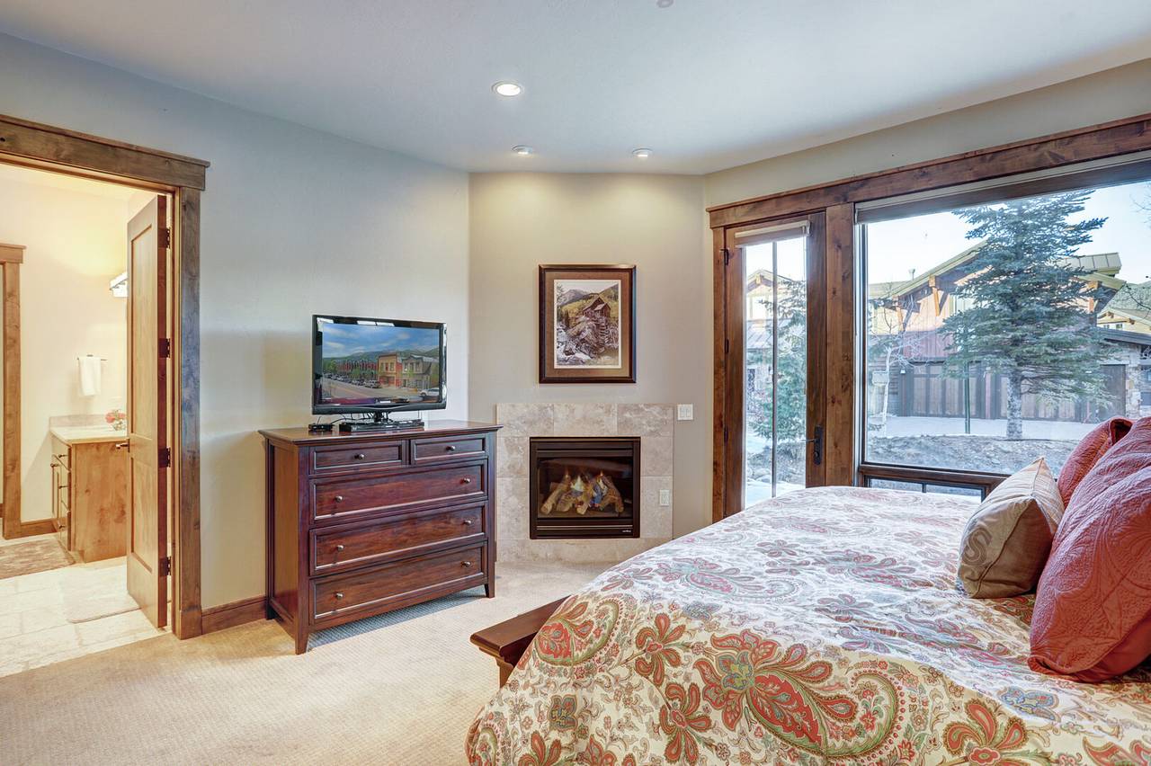 Bedroom - Lone Star Lodge - Breckenridge Vacation Rental Bedroom - Lone Star Lodge - Breckenridge Vacation Rental