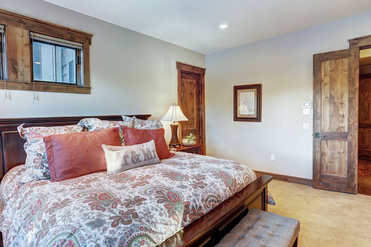 Bedroom - Lone Star Lodge - Breckenridge Vacation Rental Bedroom - Lone Star Lodge - Breckenridge Vacation Rental