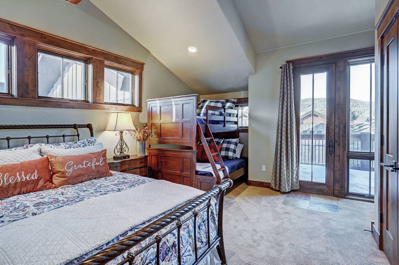 Bedroom - Lone Star Lodge - Breckenridge Vacation Rental Bedroom - Lone Star Lodge - Breckenridge Vacation Rental