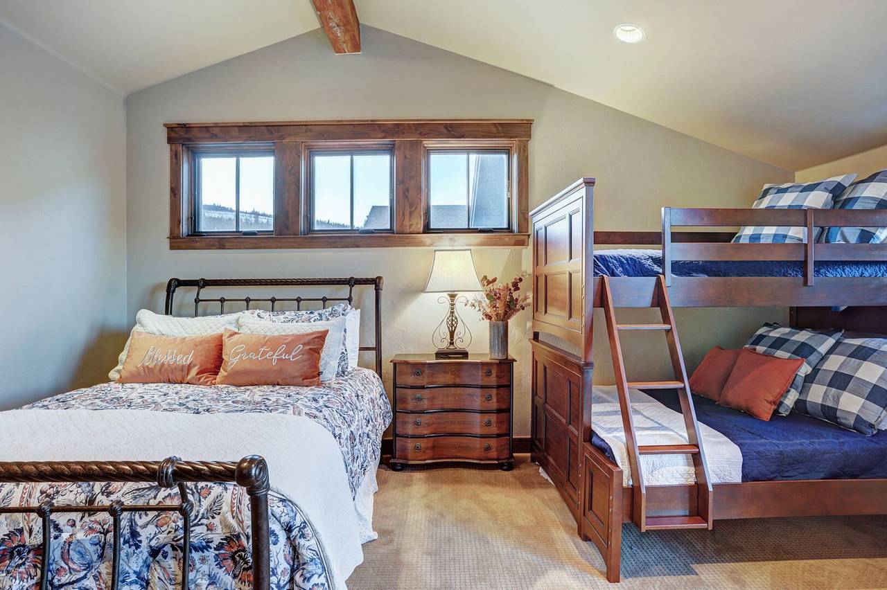 Bedroom - Lone Star Lodge - Breckenridge Vacation Rental Bedroom - Lone Star Lodge - Breckenridge Vacation Rental